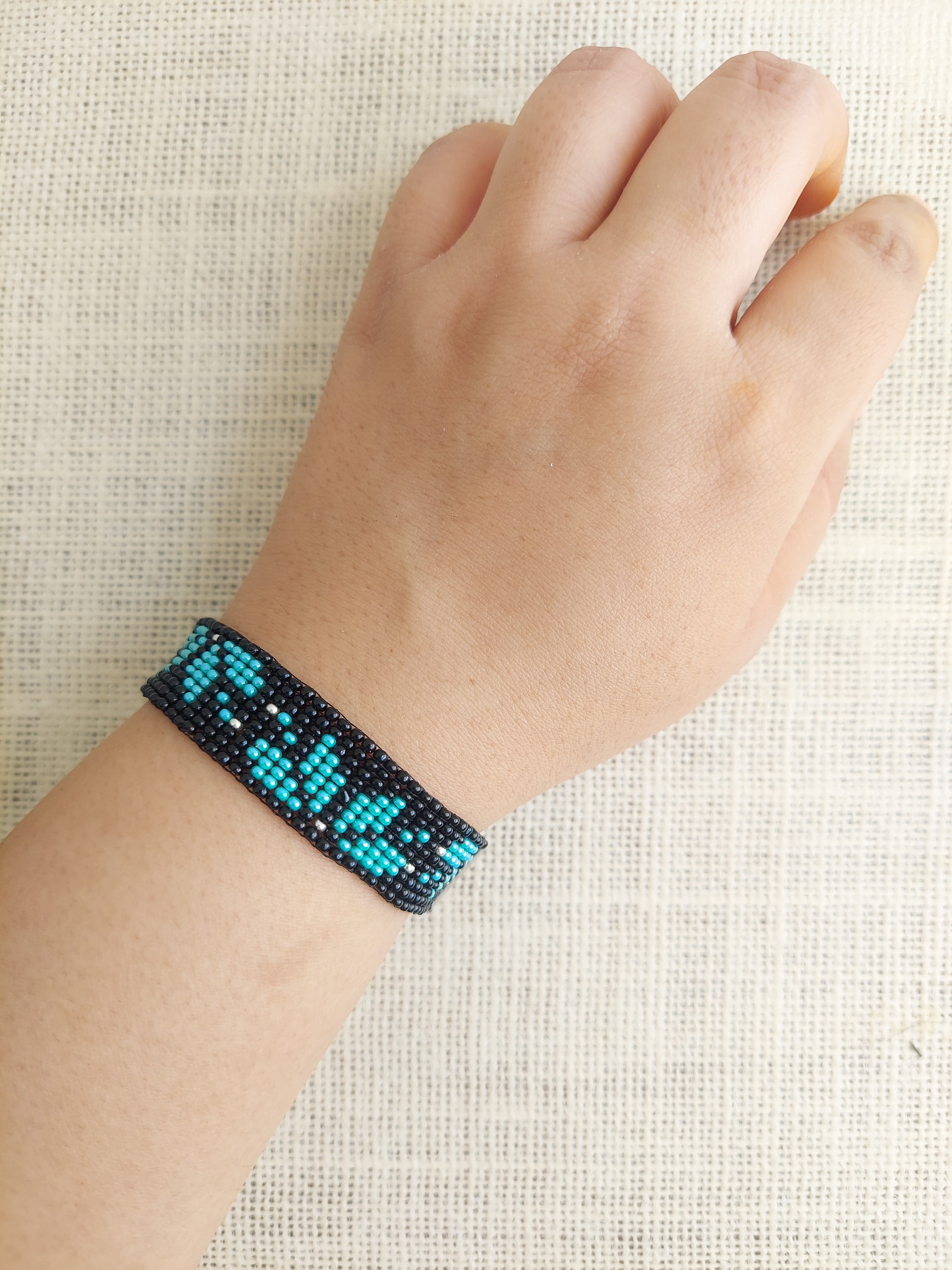 Loom bracelet with beads 2025